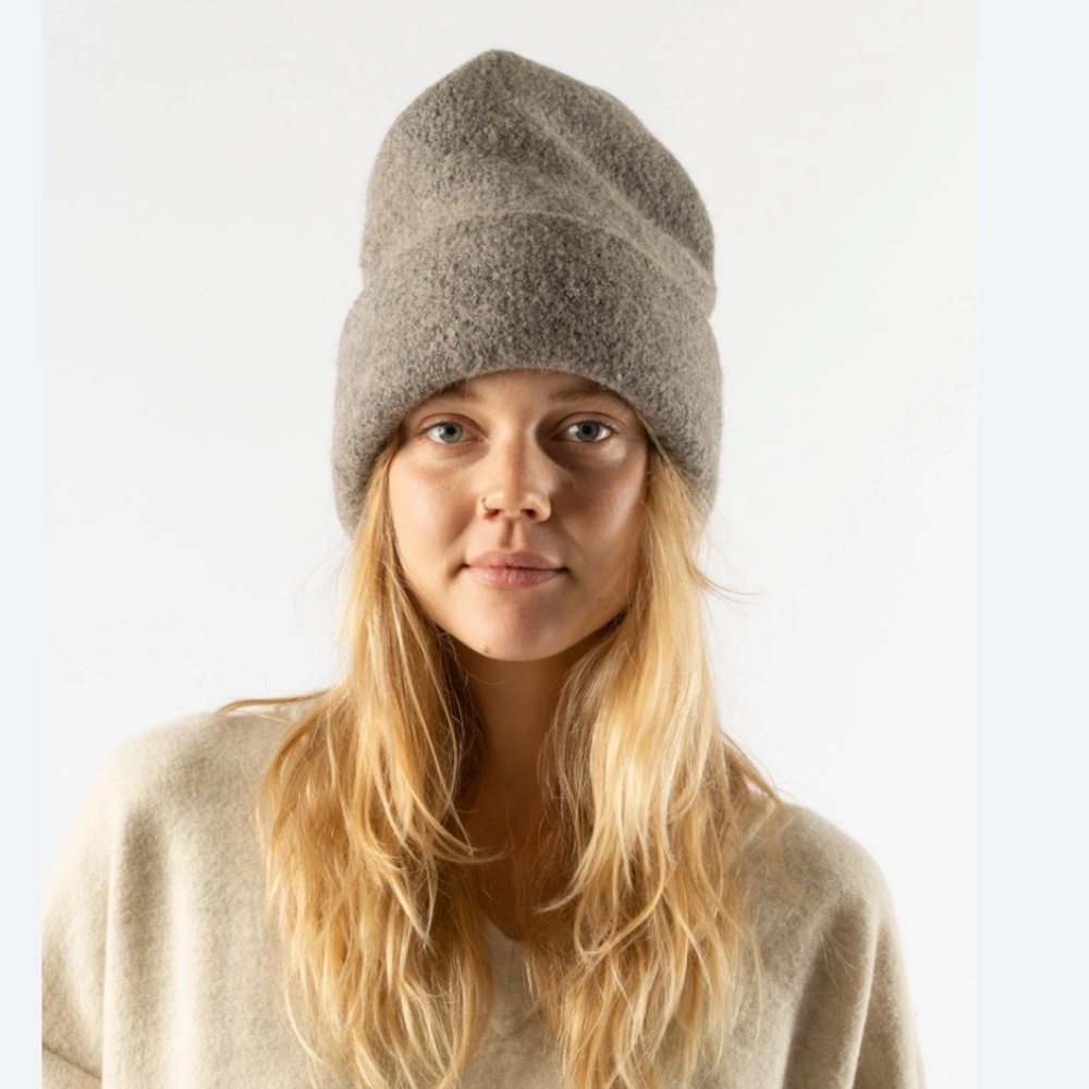 $220 Lauren Manoogian Alpaca Carpenter Hat in Willow